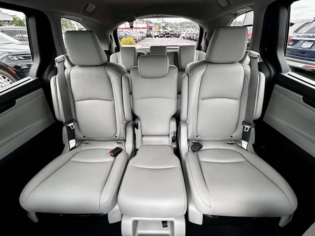 used 2024 Honda Odyssey car, priced at $34,950