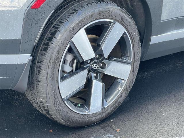 used 2025 Hyundai Santa Fe car, priced at $40,900