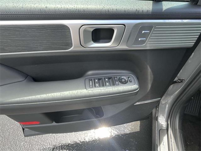 used 2025 Hyundai Santa Fe car, priced at $40,900