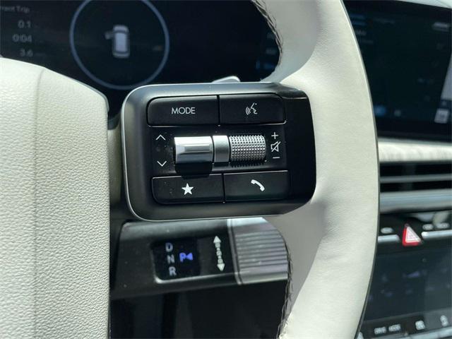 used 2024 Hyundai Santa Fe car, priced at $37,900