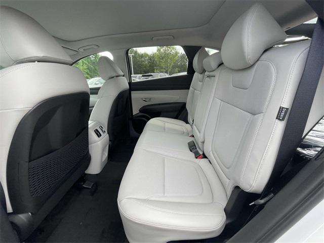 new 2025 Hyundai TUCSON Hybrid car, priced at $39,215