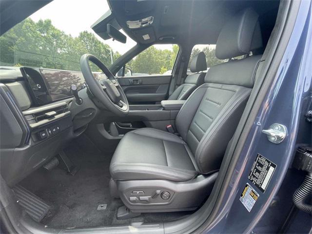 new 2025 Hyundai SANTA FE HEV car, priced at $50,325