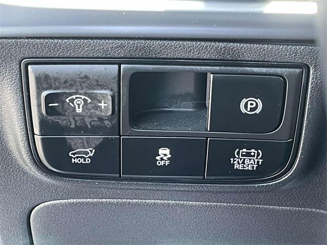 used 2025 Hyundai TUCSON Hybrid car, priced at $35,500