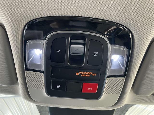 used 2025 Hyundai TUCSON Hybrid car, priced at $35,500