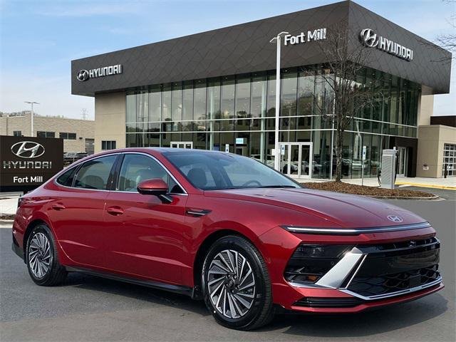 new 2025 Hyundai Sonata Hybrid car, priced at $39,960