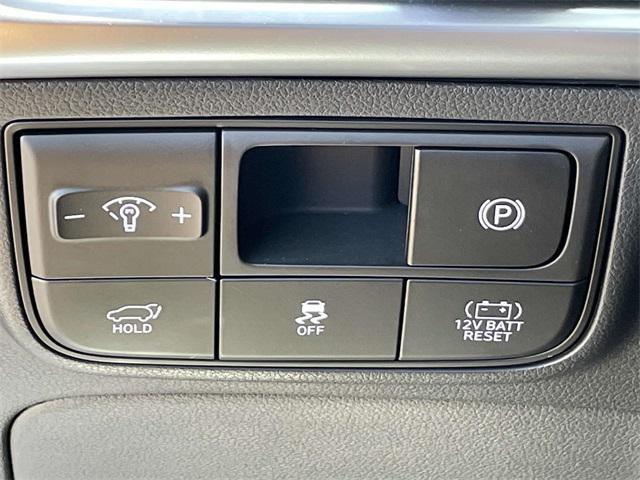 used 2025 Hyundai TUCSON Hybrid car, priced at $35,900