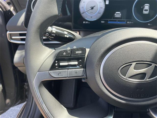 new 2025 Hyundai Elantra car, priced at $27,610