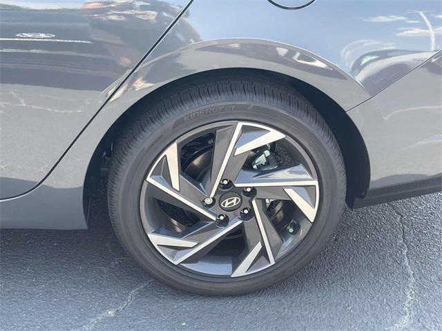new 2025 Hyundai Elantra car, priced at $27,610