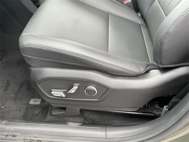 used 2025 Hyundai Santa Fe car, priced at $34,500