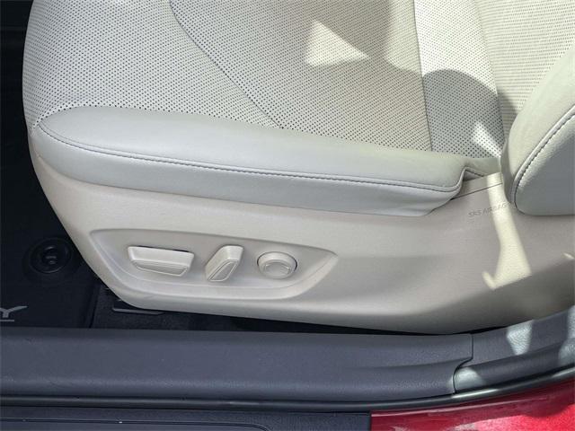 used 2021 Toyota Camry Hybrid car, priced at $26,900