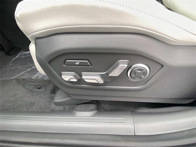 new 2025 Hyundai SANTA FE HEV car, priced at $50,525