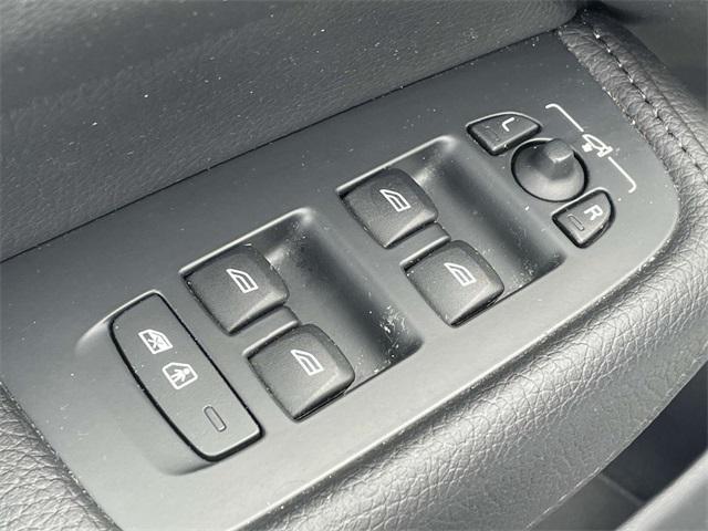 used 2021 Volvo XC60 car, priced at $24,900