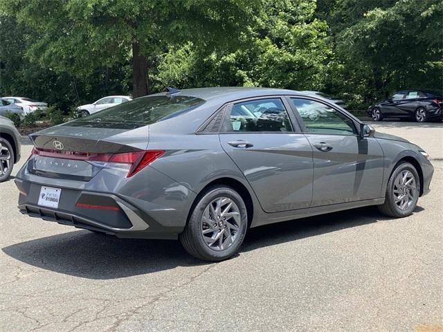 new 2024 Hyundai Elantra car, priced at $25,285