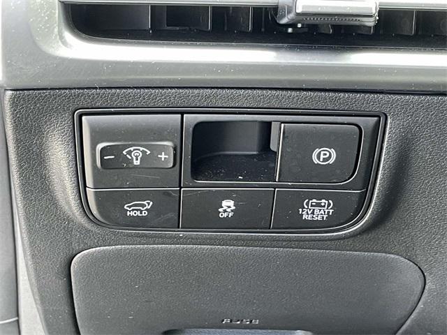 used 2025 Hyundai TUCSON Hybrid car, priced at $35,500