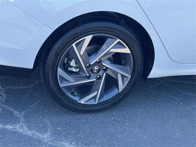 new 2025 Hyundai Elantra car, priced at $29,190