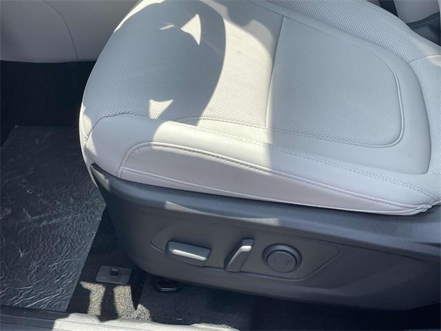 new 2025 Hyundai TUCSON Hybrid car, priced at $38,704