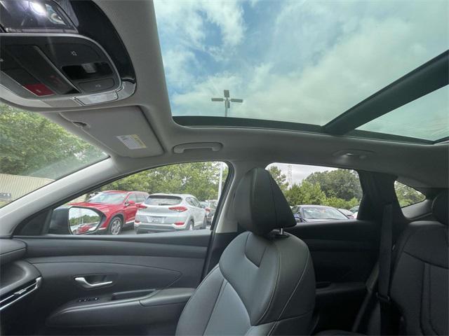 used 2025 Hyundai TUCSON Hybrid car, priced at $31,900