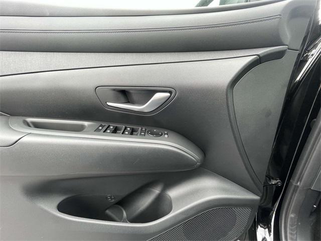 new 2025 Hyundai TUCSON Hybrid car, priced at $38,335