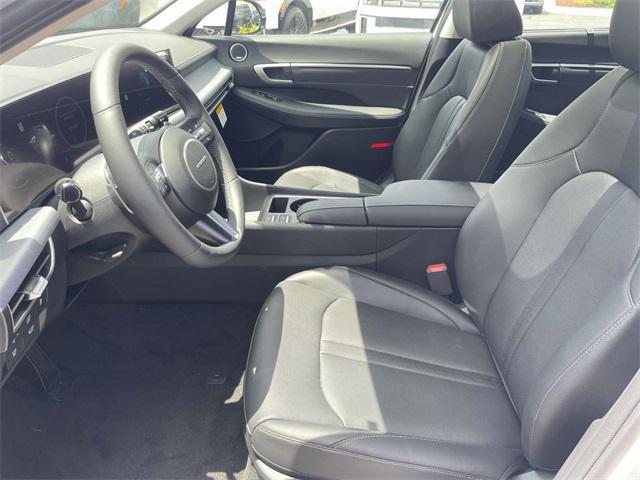 new 2025 Hyundai Sonata Hybrid car, priced at $39,960