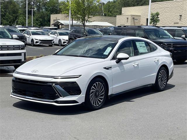 new 2025 Hyundai Sonata Hybrid car, priced at $39,960