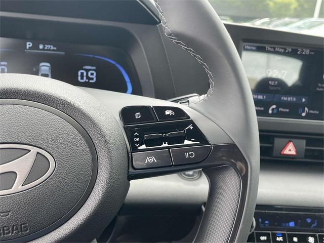 new 2025 Hyundai Elantra car, priced at $25,385