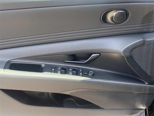 new 2025 Hyundai Elantra car, priced at $29,260