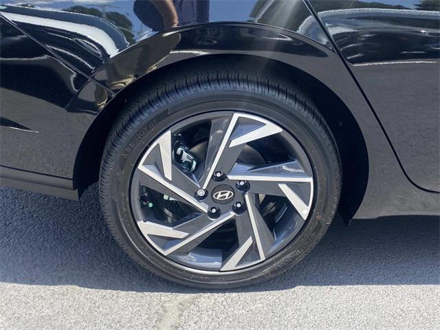 new 2025 Hyundai Elantra car, priced at $29,260