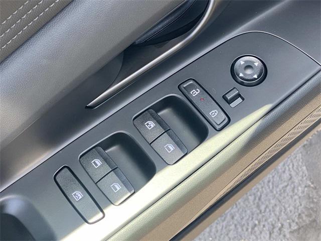 new 2025 Hyundai Elantra car, priced at $29,260