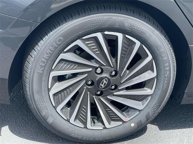 new 2025 Hyundai Sonata Hybrid car, priced at $39,480