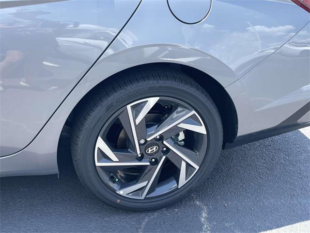 new 2025 Hyundai Elantra car, priced at $28,560