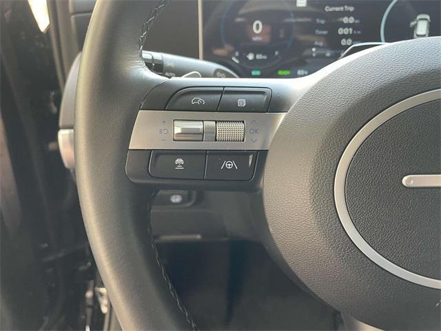 used 2025 Hyundai TUCSON Hybrid car, priced at $34,900