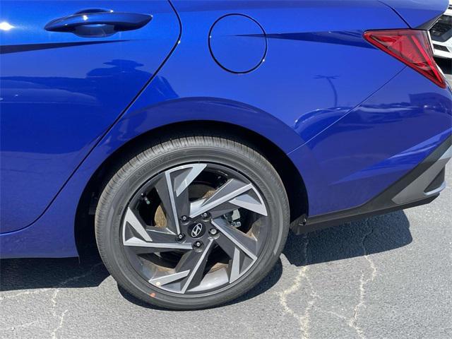 new 2025 Hyundai Elantra car, priced at $28,560
