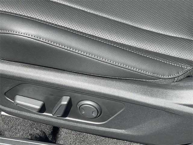 new 2025 Hyundai Elantra car, priced at $28,560