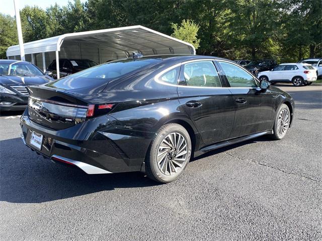 new 2025 Hyundai Sonata Hybrid car, priced at $32,705