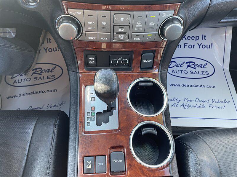 used 2013 Toyota Highlander car, priced at $13,995