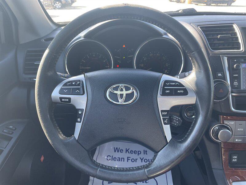 used 2013 Toyota Highlander car, priced at $13,995