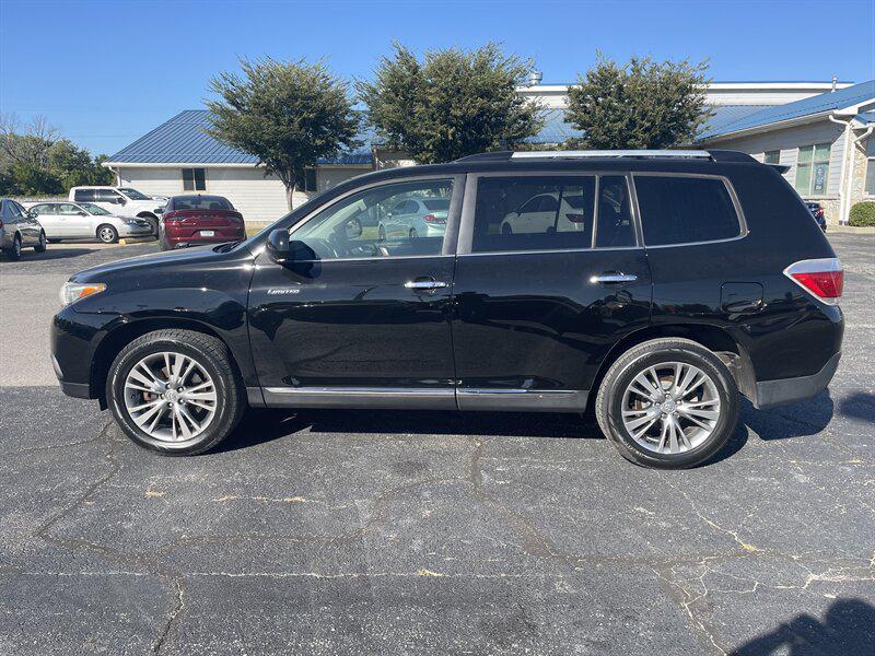 used 2013 Toyota Highlander car, priced at $13,995