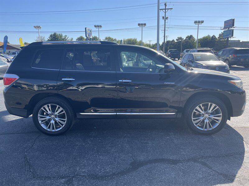 used 2013 Toyota Highlander car, priced at $13,995