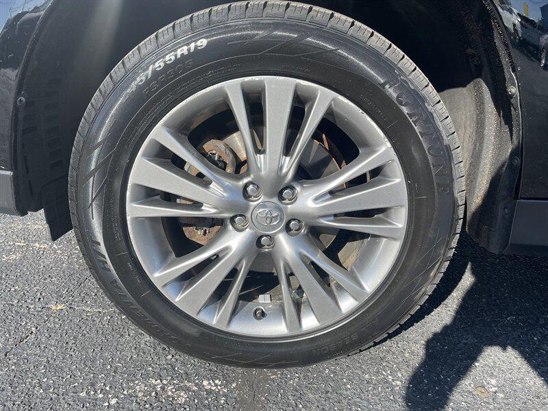 used 2013 Toyota Highlander car, priced at $13,995