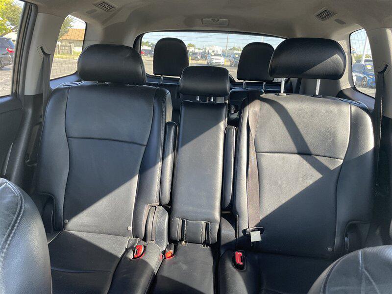 used 2013 Toyota Highlander car, priced at $13,995