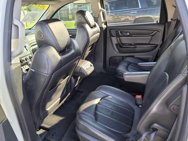 used 2015 Chevrolet Traverse car, priced at $12,995