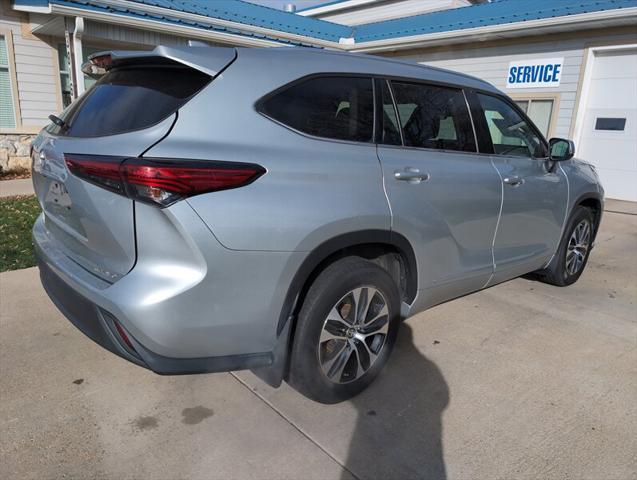 used 2021 Toyota Highlander car, priced at $32,995