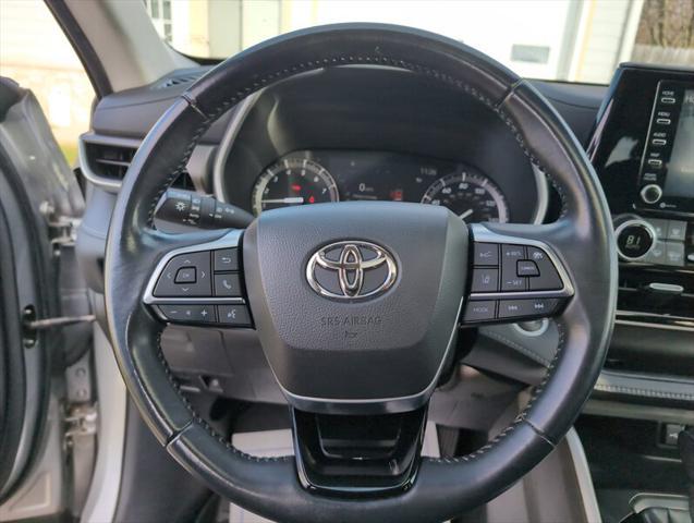 used 2021 Toyota Highlander car, priced at $32,995