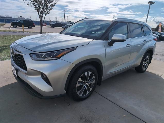 used 2021 Toyota Highlander car, priced at $32,995