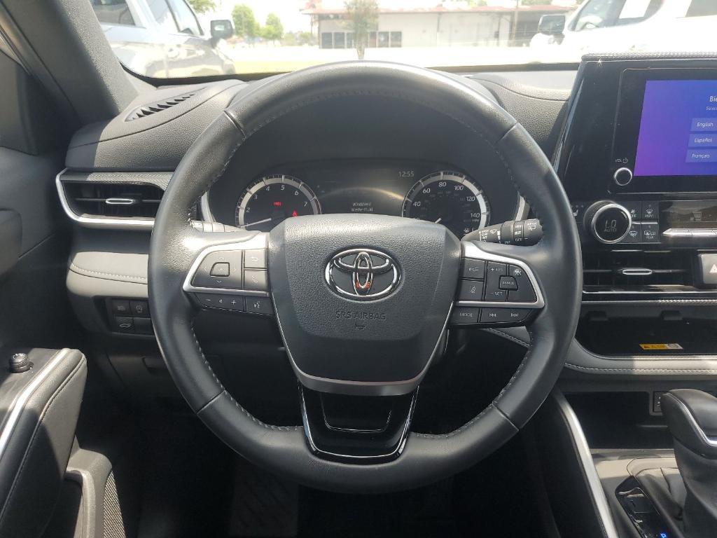 used 2024 Toyota Highlander car, priced at $39,851