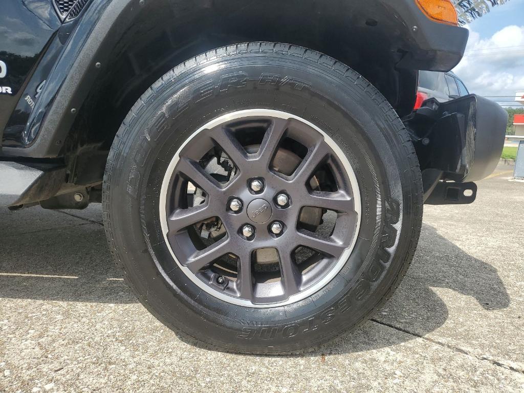 used 2021 Jeep Gladiator car, priced at $30,994