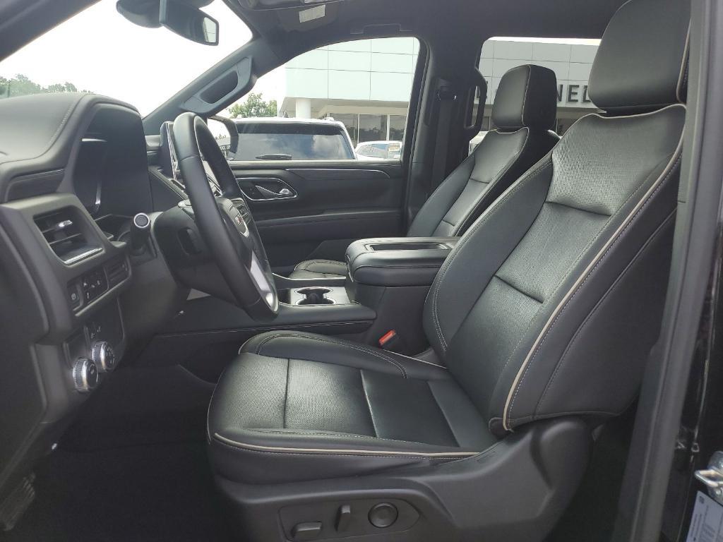 used 2024 GMC Yukon car, priced at $53,959