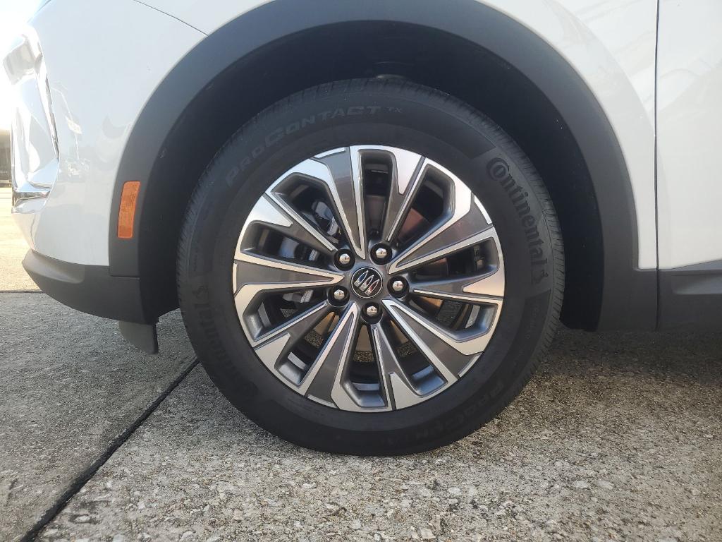 used 2024 Buick Envision car, priced at $28,492