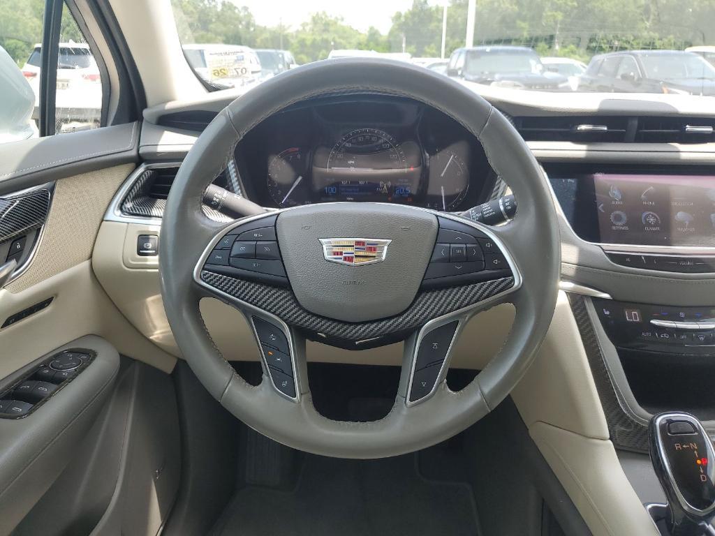 used 2017 Cadillac XT5 car, priced at $17,038