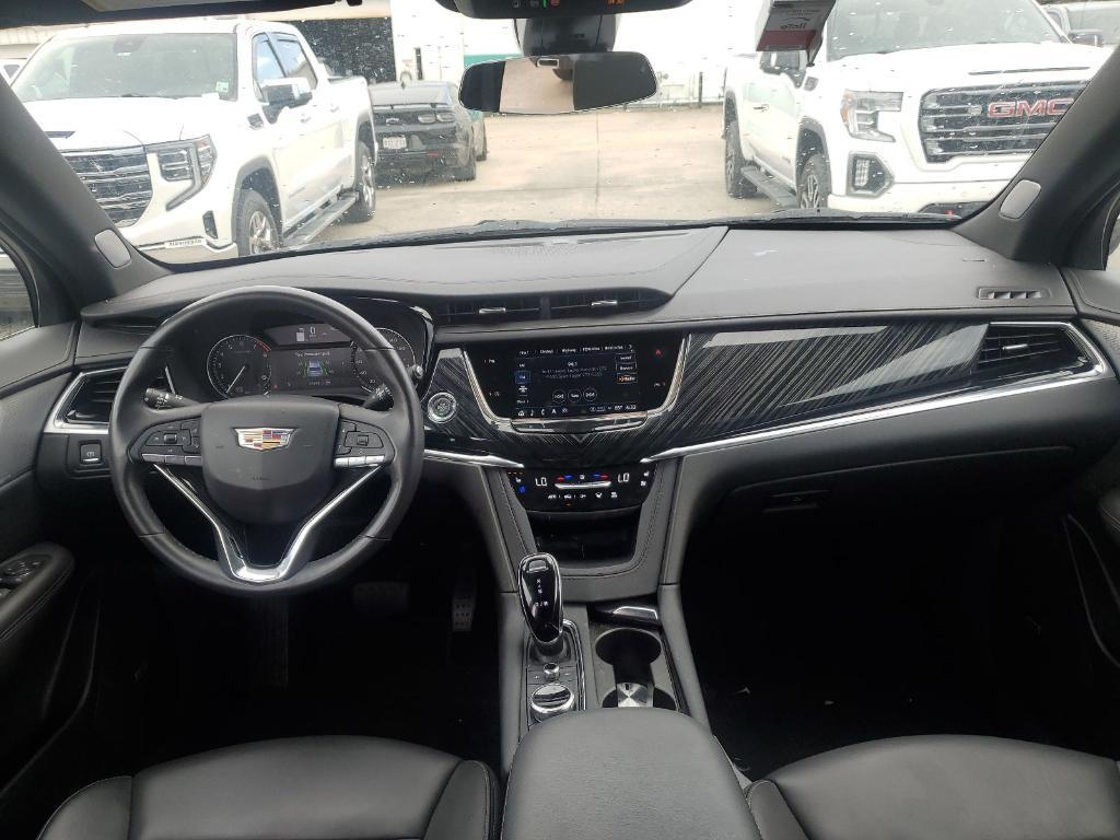 used 2024 Cadillac XT6 car, priced at $39,993